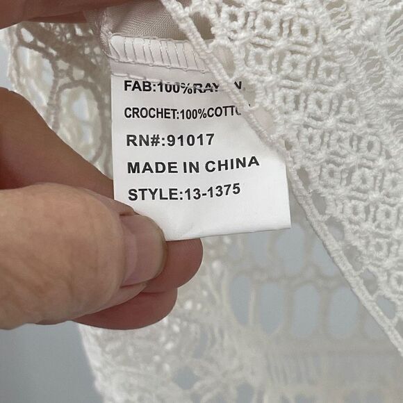 Solitaire Swim Women's Eyelet Ruffled Trim Cover Up White Size M NWT - Picture 7 of 7